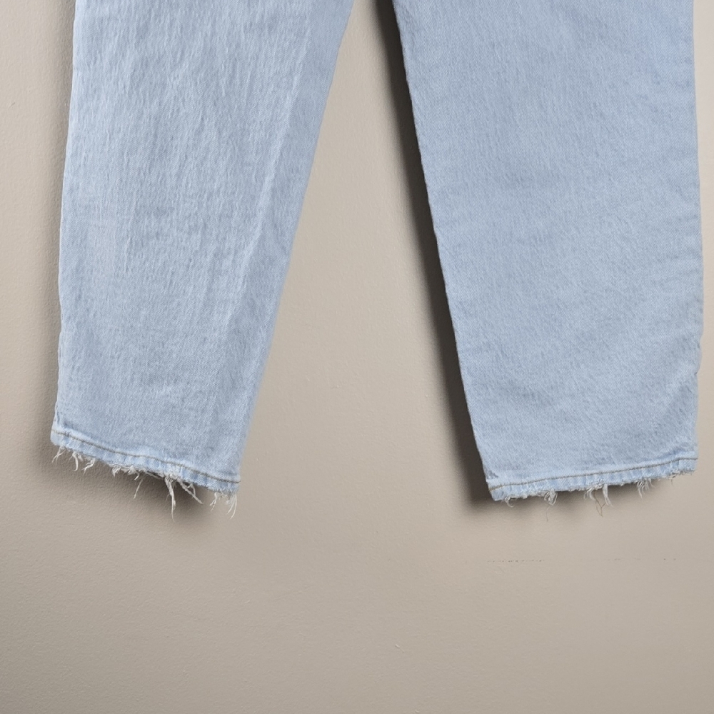 Universal Thread High Rise‎ Blue Jeans - Picture 10 of 15